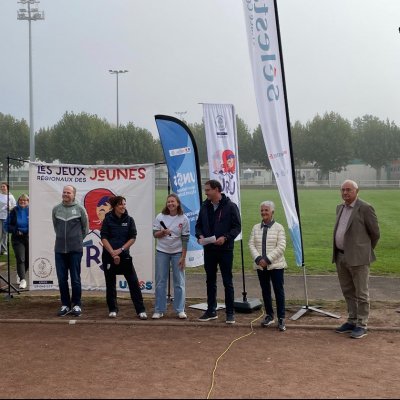 𝗖’𝗲𝘀𝘁 𝗽𝗮𝗿𝘁𝗶 𝗽𝗼𝘂𝗿 𝗹𝗲𝘀 𝗝𝗲𝘂𝘅 𝗥é𝗴𝗶𝗼𝗻𝗮𝘂𝘅 𝗱𝗲𝘀 𝗝𝗲𝘂𝗻𝗲𝘀 𝟮𝟬𝟮𝟲 à #𝗦é𝗹𝗲𝘀𝘁𝗮𝘁
𝟰𝟬𝟬 𝗰𝗼𝗹𝗹é𝗴𝗶𝗲𝗻𝘀, 𝗱𝗼𝗻𝘁 𝟭𝟬𝟬 𝘃𝗲𝗻𝘂𝘀 𝗱’𝗔𝗹𝗹𝗲𝗺𝗮𝗴𝗻𝗲 🇫🇷 🇩🇪, une trentaine d’ateliers sportifs et citoyens, une cérémonie aux couleurs olympiques et un serment lu en deux langues : une belle journée de rencontres, d’inclusion et de valeurs partagées. 🤝
Au programme : sport avec les clubs, comités et ligues, mais aussi lutte contre les violences, engagement, écoresponsabilité et fresque des écrans avec #Orange. 🌱
Organisé par le CROS Grand Est et l’UNSS Strasbourg, avec le soutien de la Conférence du Rhin Supérieur, de la Collectivité européenne d’Alsace, de la Ville de Sélestat et du CDOS du Bas-Rhin.
Niveau Argent du label « Développement Durable, le Sport s’engage » du CNOSF. 🌍
Merci aux associations, bénévoles et partenaires ! 💙
#JeuxRégionauxDesJeunes #SportGrandEst #UNSS #Sélestat #sportetcitoyenneté @laregiongrandest @unss_alsace @sports.gouv @franceolympique @cdos_67 @ville_de_selestat @toutelalsace @agence_du_sport