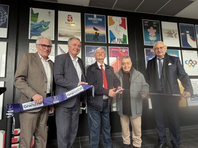 𝑳𝒆 𝑪𝑹𝑶𝑺 𝑮𝒓𝒂𝒏𝒅 𝑬𝒔𝒕 𝒂𝒏𝒄𝒓𝒆 𝒍'𝒆𝒔𝒑𝒓𝒊𝒕 𝒐𝒍𝒚𝒎𝒑𝒊𝒒𝒖𝒆 𝒂𝒖 𝒄œ𝒖𝒓 𝒅𝒆 𝒍𝒂 𝑴𝒂𝒊𝒔𝒐𝒏 𝑹é𝒈𝒊𝒐𝒏𝒂𝒍𝒆 𝒅𝒆𝒔 𝑺𝒑𝒐𝒓𝒕𝒔 !

Le jeudi 5 février 2026, la Maison Régionale des Sports de Tomblaine s'est parée des couleurs de l'Olympisme avec l'inauguration de notre toute nouvelle Galerie Olympique, en présence de Jean-Marc Haas Becker (Président du CROS Grand Est) et d'Henry Lemoine (Président de la CRdS).

Des affiches historiques issues de la collection du Comité International Olympique (CIO) retracent désormais l'épopée des Jeux, d'Athènes 1896 jusqu'aux prochains rendez-vous olympiques :

⛷️ Les Jeux Olympiques d'Hiver de Milan-Cortina 2026 battent leur plein en ce moment même en Italie, portant haut les valeurs olympiques à quelques centaines de kilomètres de nos frontières.

🌴 Dans quelques années, Los Angeles 2028 portera la flamme sur le continent américain.

🏔️ Et surtout, les Alpes françaises 2030 s'inscrivent dans notre futur proche — un rendez-vous qui nous rassemble tous autour d'une fierté nationale et territoriale.

Cette galerie, fruit du partenariat entre le Cros Grand Est et la Région Grand Est, est bien plus qu'une exposition. C'est un héritage mis au service de l'inspiration quotidienne de toutes celles et ceux qui font vivre le sport régional.

🏅 Citius, Altius, Fortius – Communiter.

@franceolympique |  @iocofficial | @gilles.erb | @oudeacastera_officiel  @laregiongrandest | @henry_lemoine54 

#galerieolympique  #olympisme  #sports  #grandest  #milancortina2026  #alpes2030  #JeuxOlympiques  #tomblaine  #Paris2024  #losangeles2028  #héritage